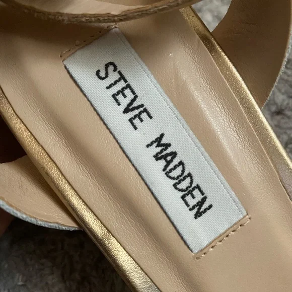 Steve Madden's Reagan city sandals - Picture 2 of 11